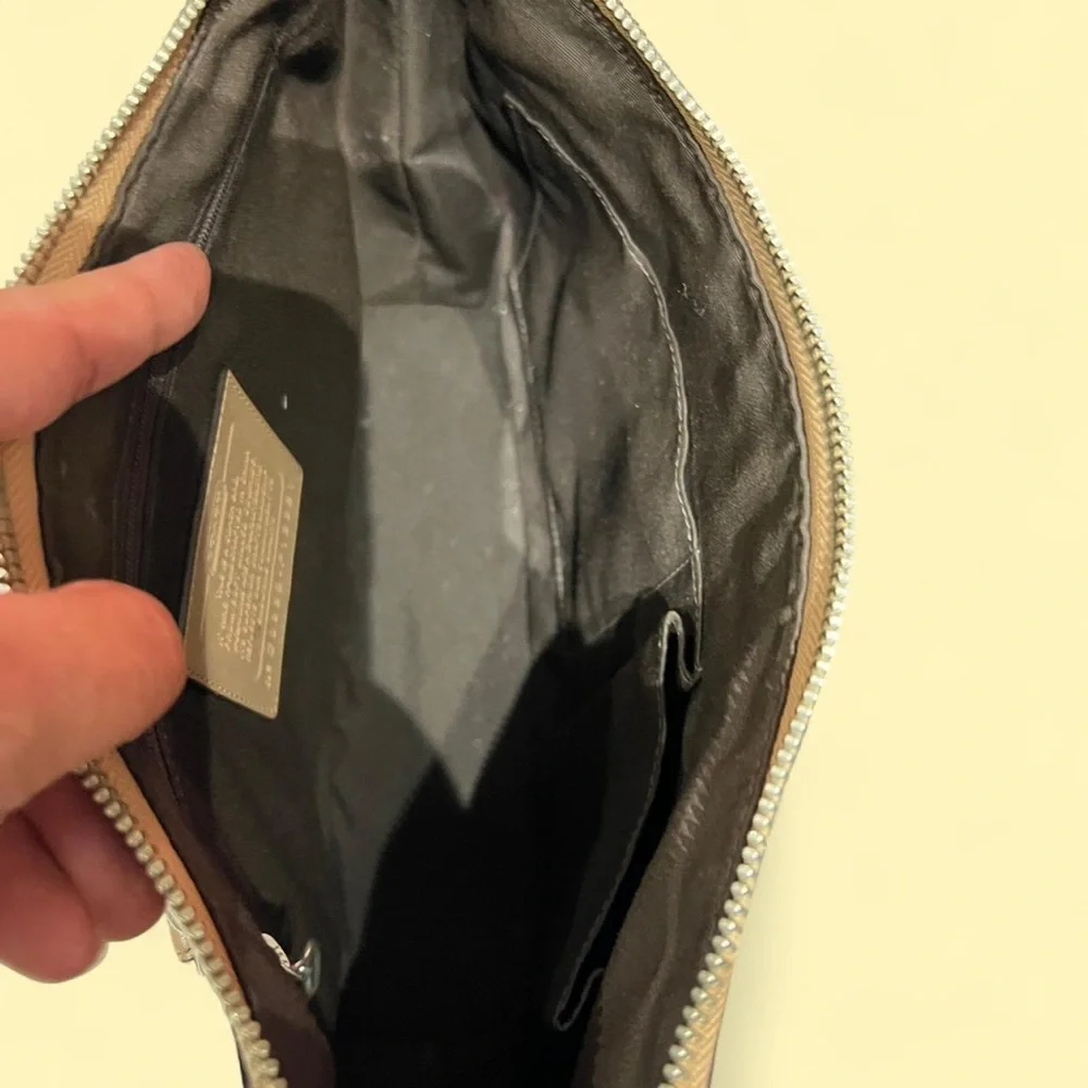 Coach - Picture 6 of 11